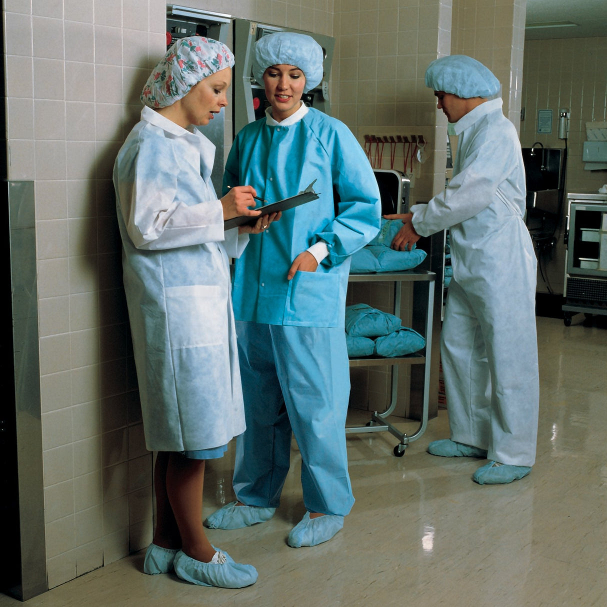 O&M Halyard Inc | Coverall Extra Protection White Disposable NonSterile | 10095