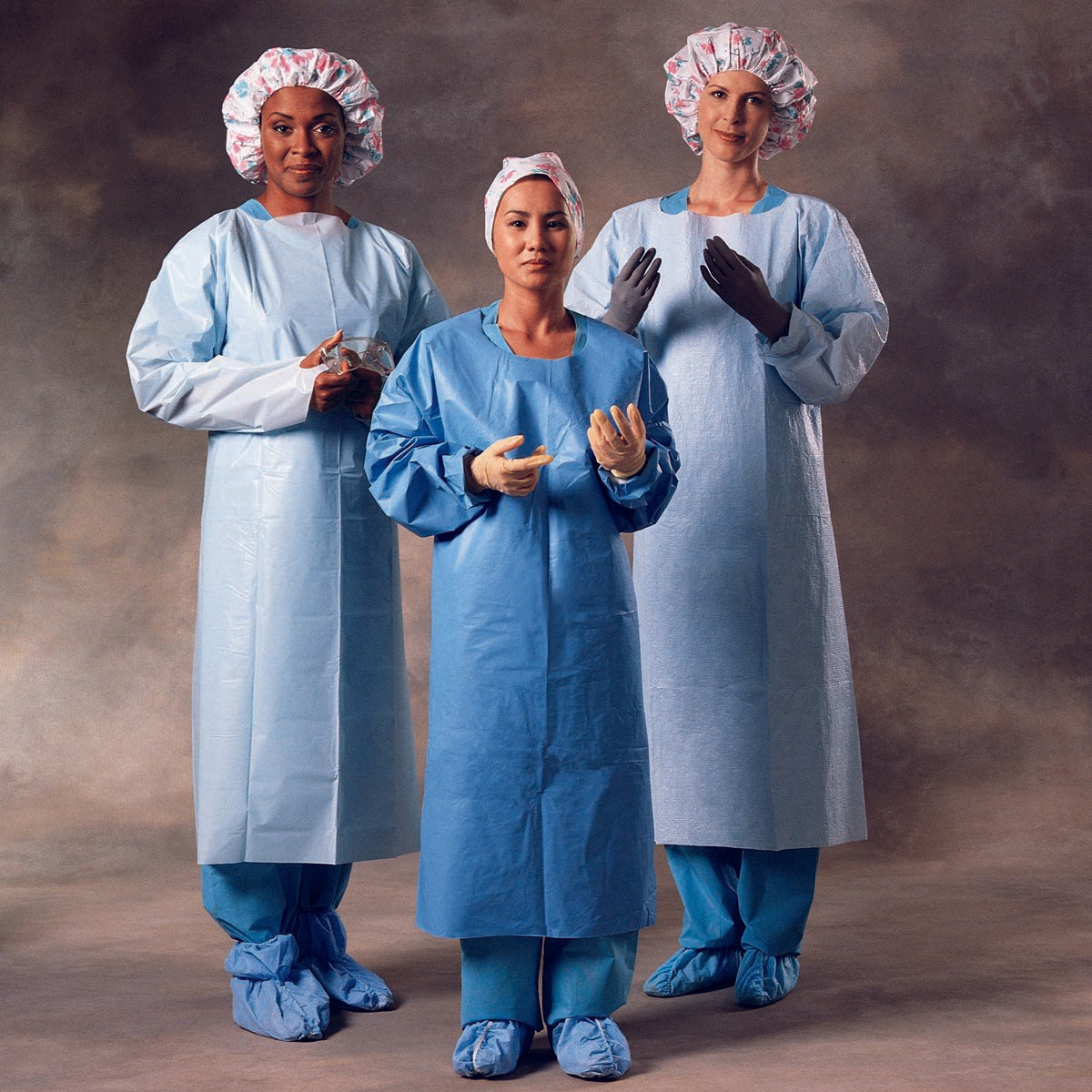 O&M Halyard Inc | Protective Procedure Gown Blue NonSterile Not Rated Disposable | 69601